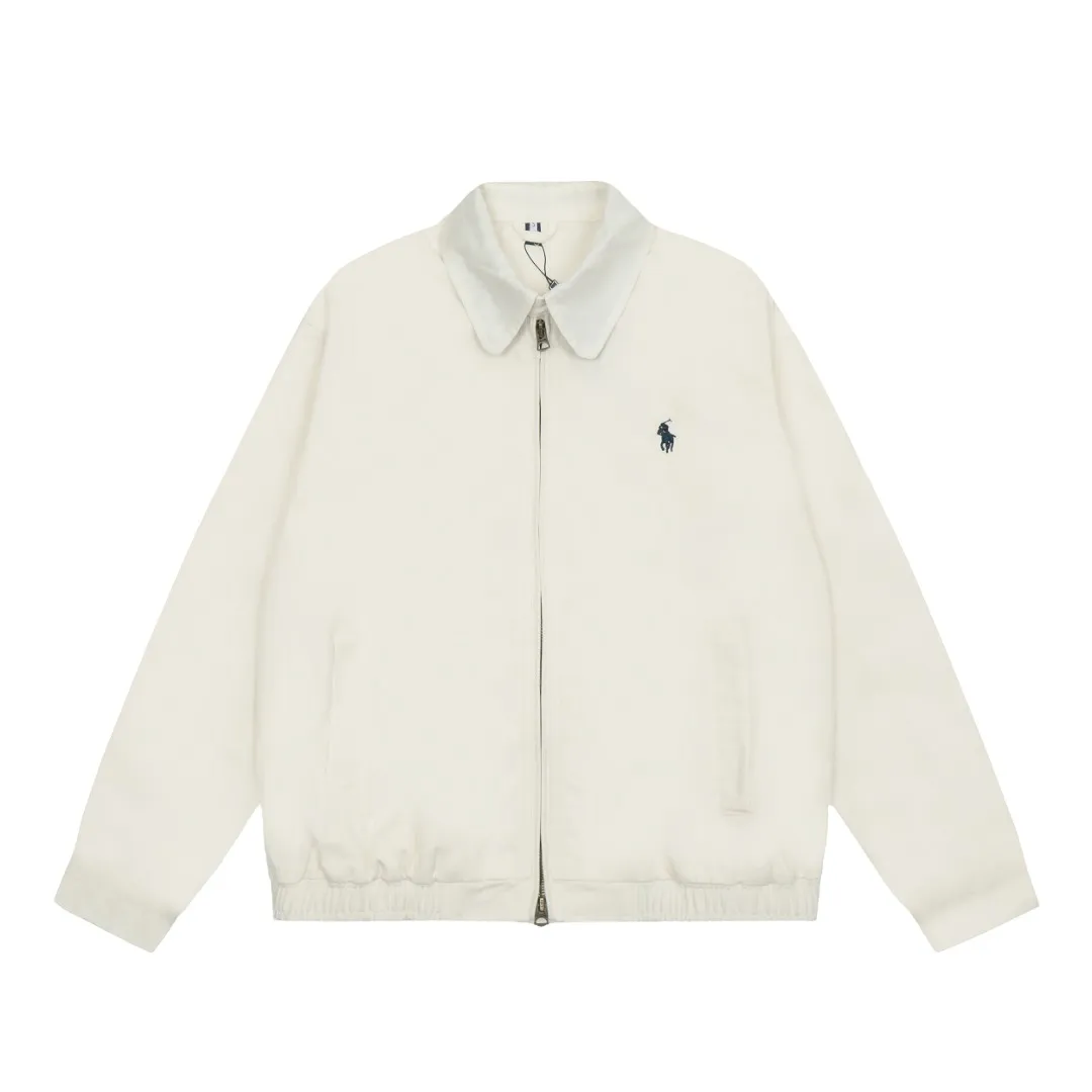 P340 top quality" Style number: 8088# [Ralph Lauren veteran pony embroidered veteran jacket] ✅Ralph Lauren blue and white contrasting lapels, white veteran short retro flight jacket ✅The face is made of no-wash twill washed cotton, soft and tangible ✅Customized laser tortoise RL original hand-stitched buckle ✅Vintage bronze natural paint double-open zipper ✅Gentle retro white stand-up collar versatile jacket. The upper body is very flattering. Versatile style YYDS~ ✅The upper body is simple and easy to match. A must-have for goddess ootd. Good-looking clothes are never picky. A must-have in the goddess's wardrobe. Size: S-XL Color: Off-white